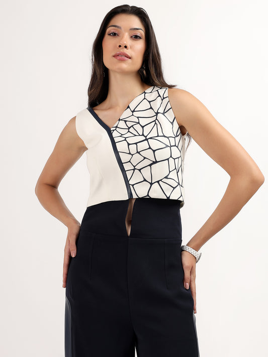 Her sculpted Top